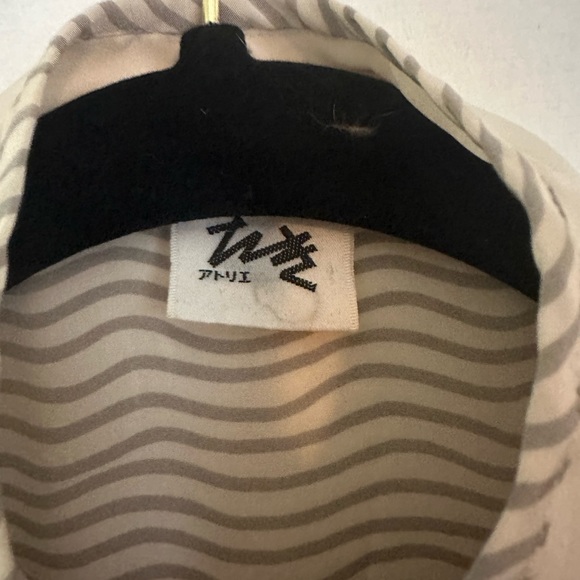 Chic blouse/button down - Picture 4 of 5